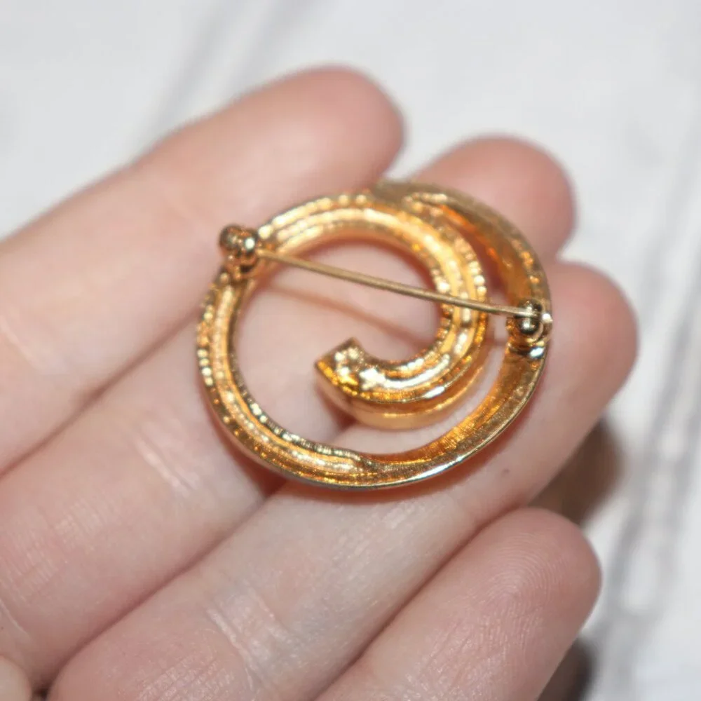 ✨💛🌟 VINTAGE RHINESTONE BROOCH · GOLD-TONE · 1.25